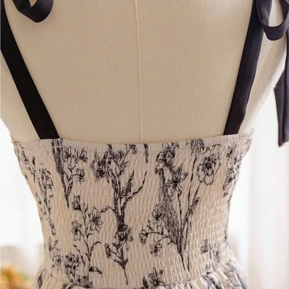 Floral Print Maxi Dress - Picture 3 of 6